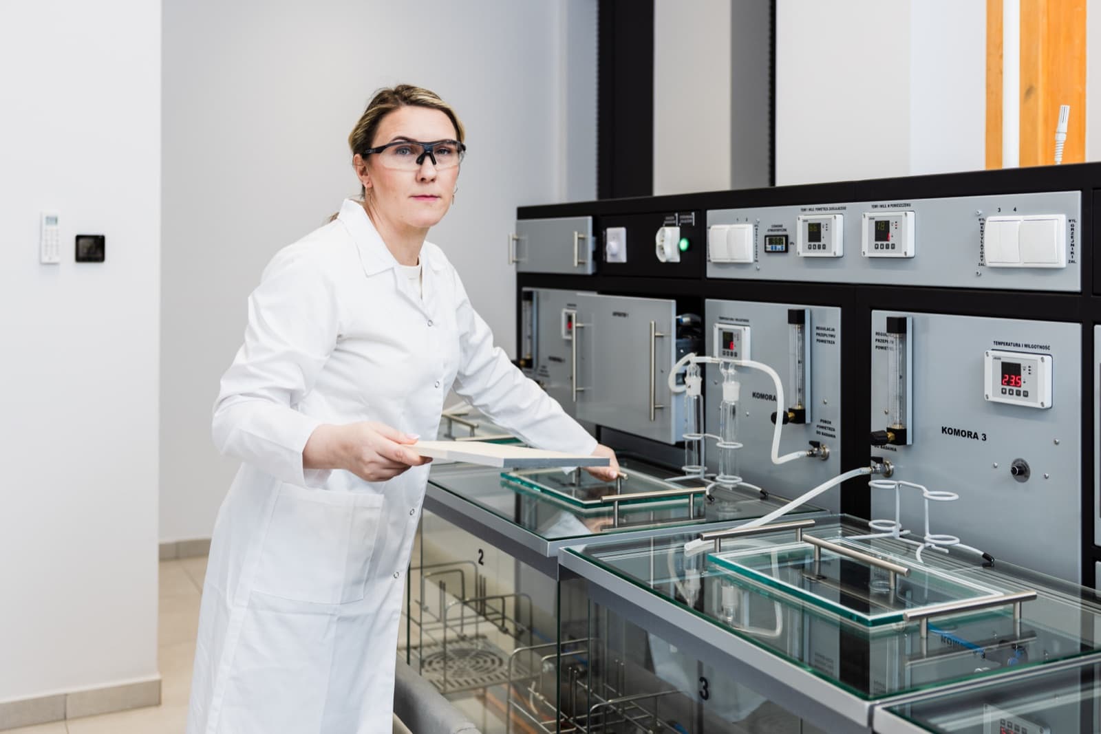 Paged LabTech - research facility